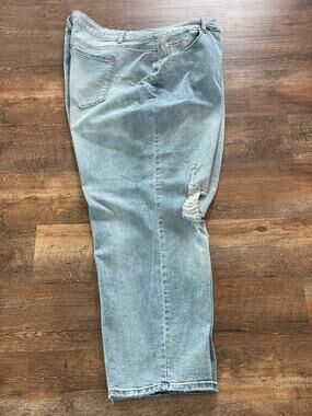 City Chic NWOT Button fly Harley High Rise Crop Denim Pant size 22
